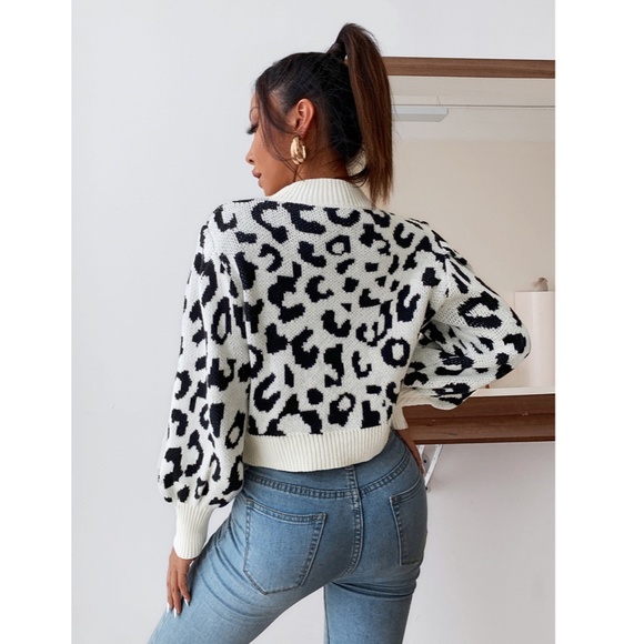 Cheetah Print White Crop Sweater Bishop Sleeve - Picture 6 of 9